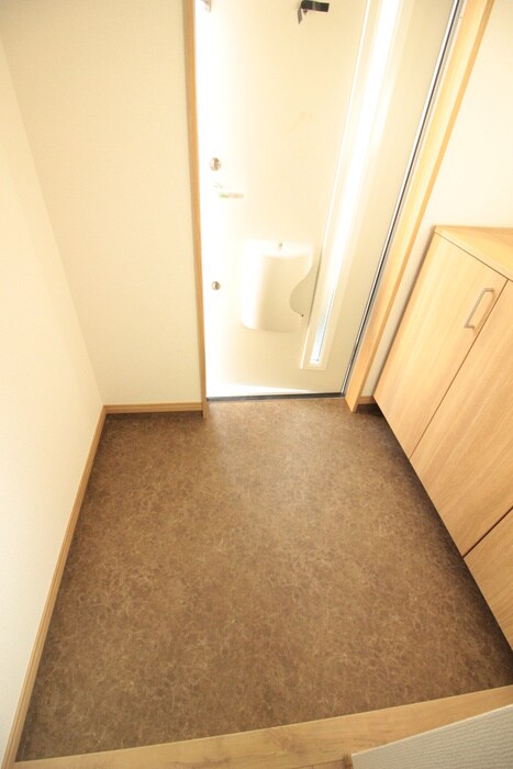 物件内観写真11　(玄関)