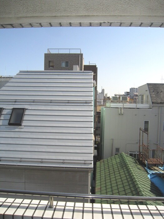 物件内観写真7　(室内からの展望)