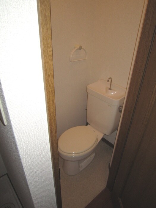 物件内観写真11　(トイレ)