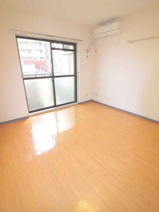 物件内観写真4　(居室)