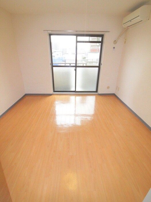 物件内観写真13　(室内からの展望)