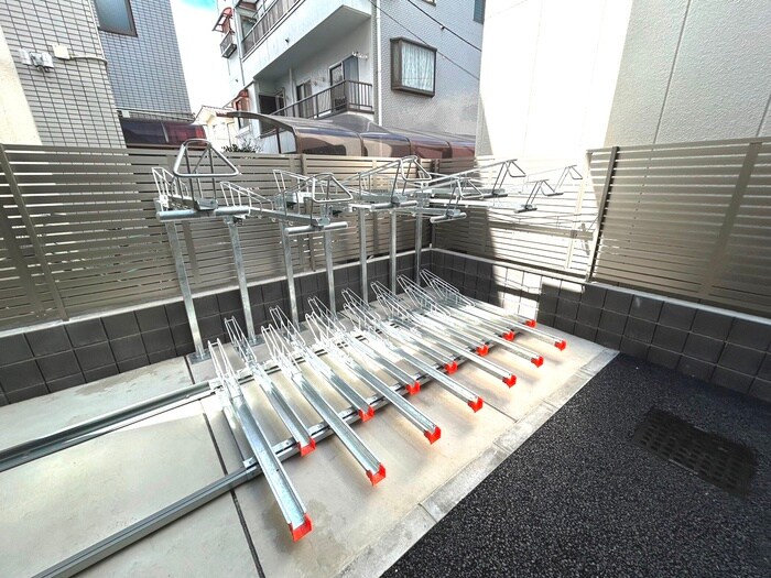 物件外観写真3　(駐輪場)