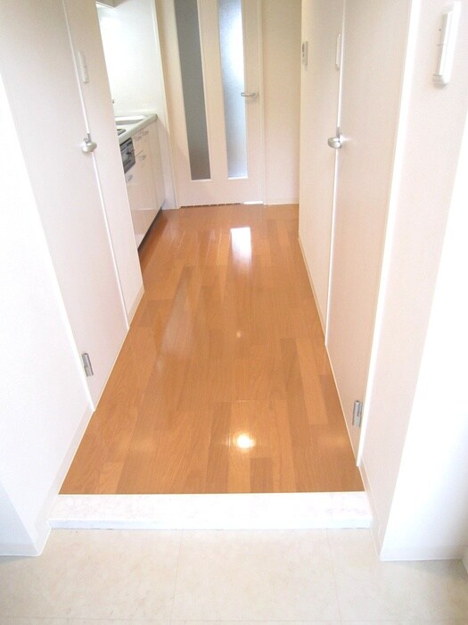 物件内観写真7　(廊下)