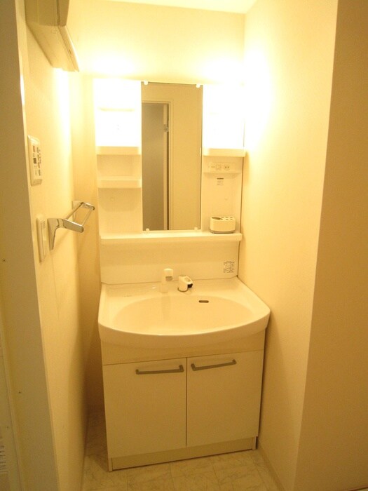 物件内観写真9　(洗面)