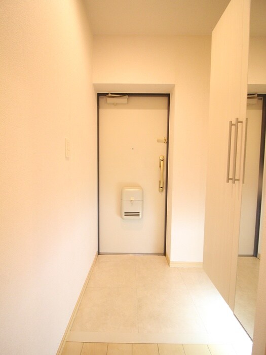 物件内観写真16　(玄関)
