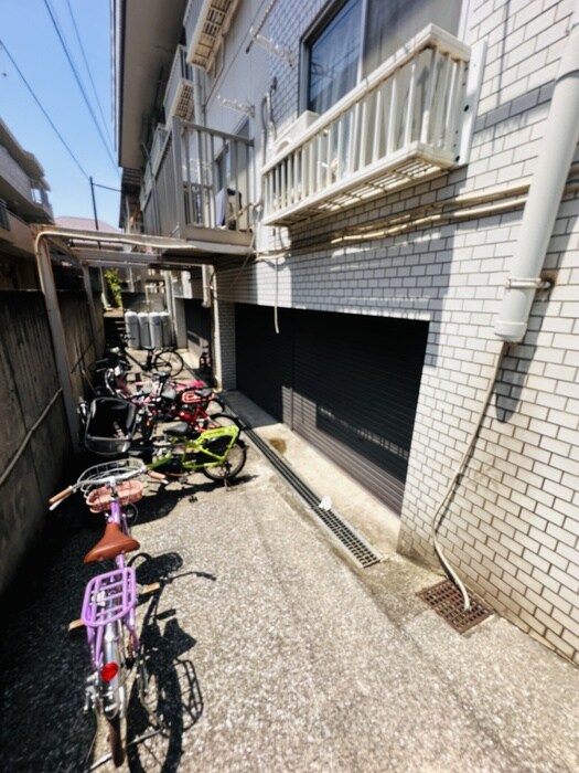 物件外観写真3　(駐輪場)