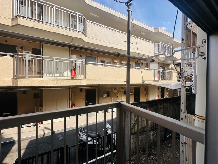 物件内観写真22　(室内からの展望)