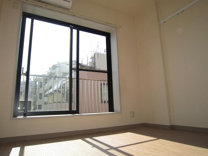 物件内観写真4　(居室)