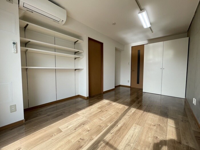 物件内観写真9　(居室)