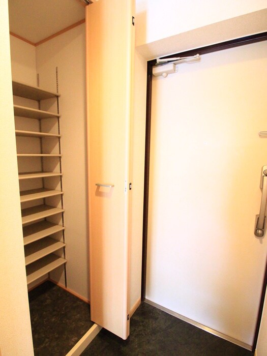 物件内観写真20　(玄関)