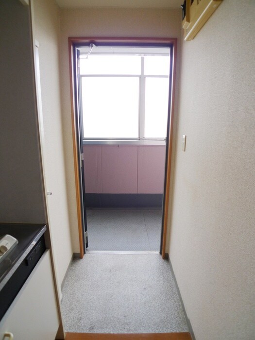 物件内観写真18　(玄関)