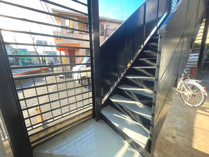 物件外観写真4　(エントランス部分)