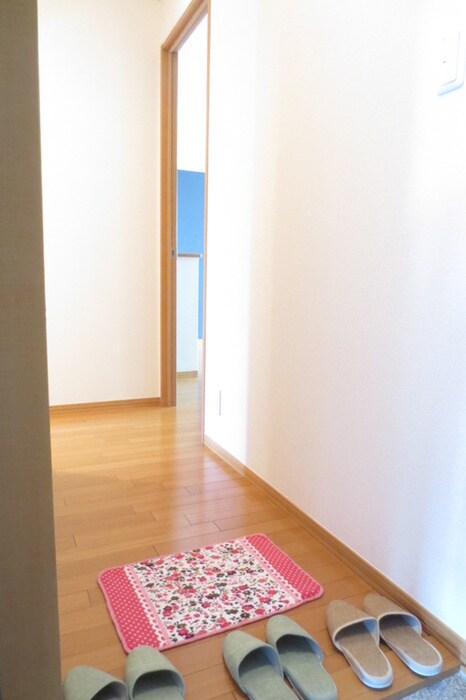 物件内観写真7　(玄関)