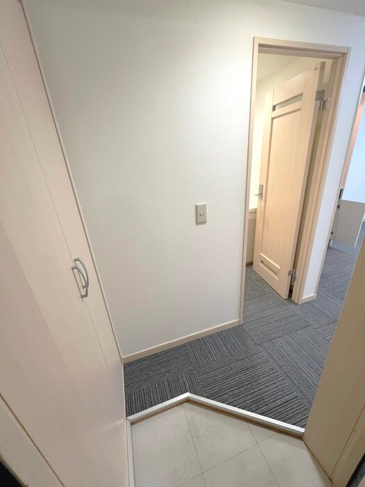 物件内観写真6　(玄関)