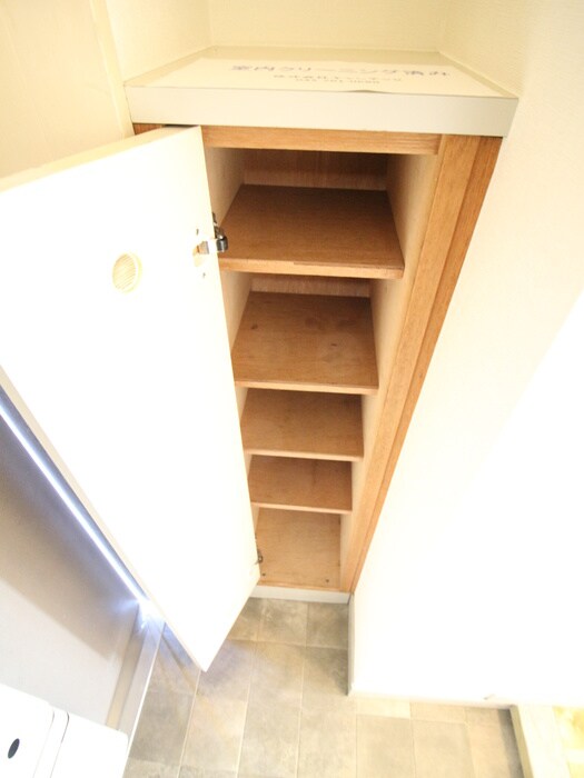 物件内観写真10　(靴箱)