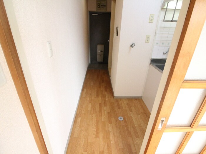 物件内観写真12　(廊下)