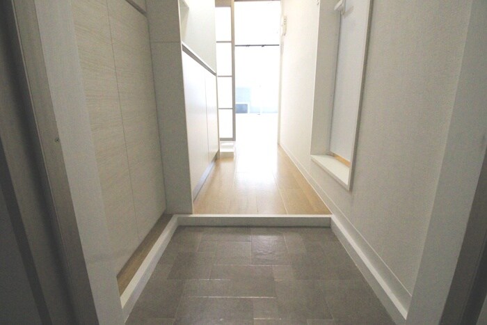 物件内観写真18　(玄関)