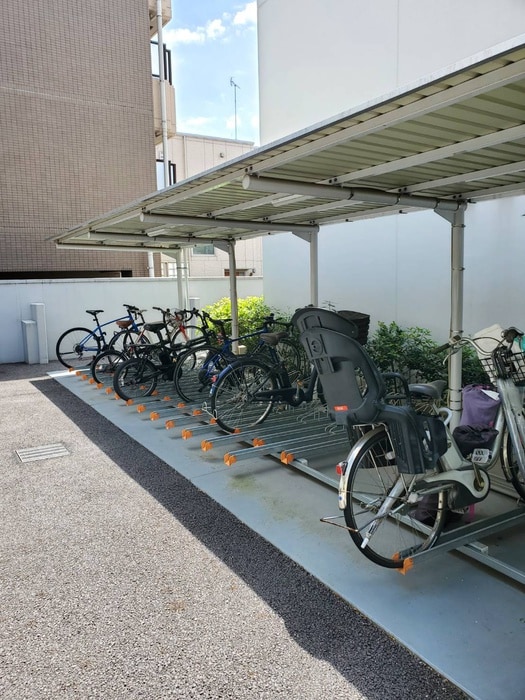 物件外観写真6　(駐輪場)