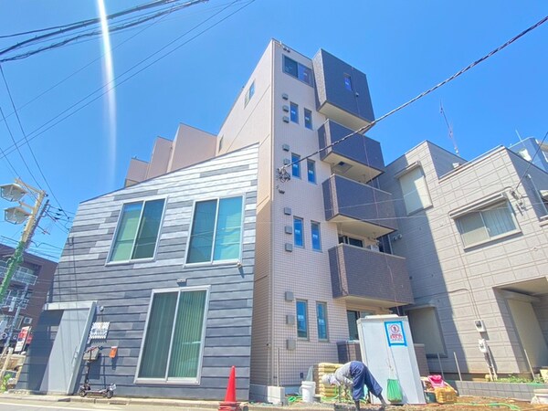 建築中