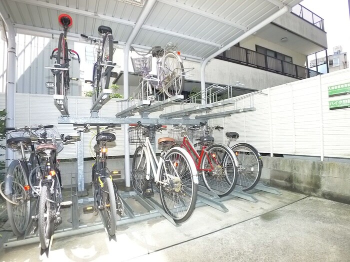 物件外観写真5　(駐輪場)