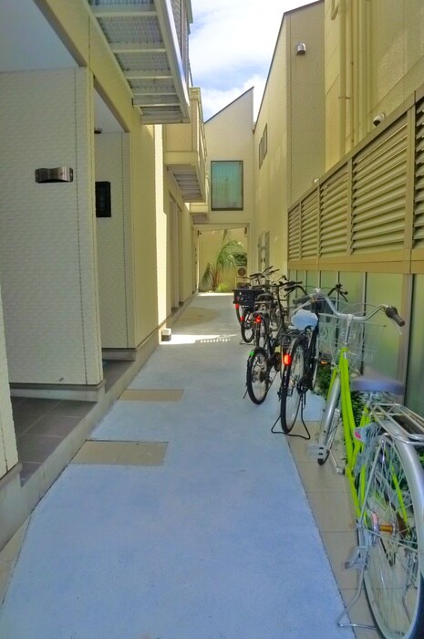 物件外観写真6　(駐輪場)