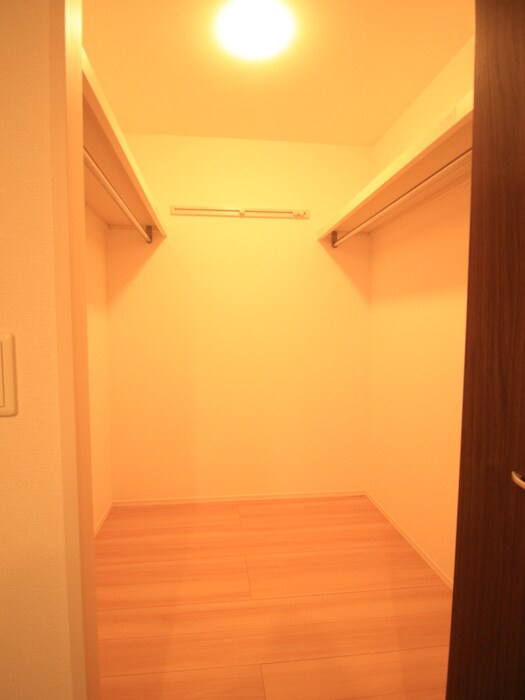 物件内観写真11　(収納)