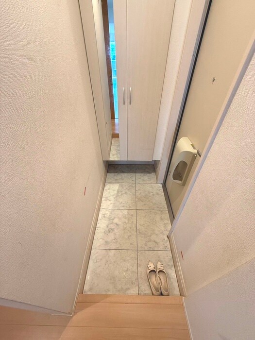 物件内観写真14　(玄関)