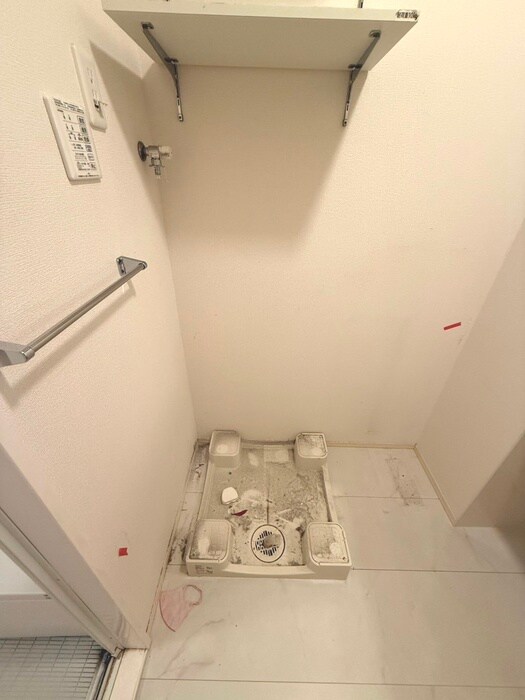 物件内観写真18　(洗濯機置場)