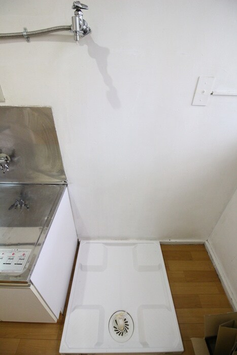 物件内観写真14　(洗濯機置場)