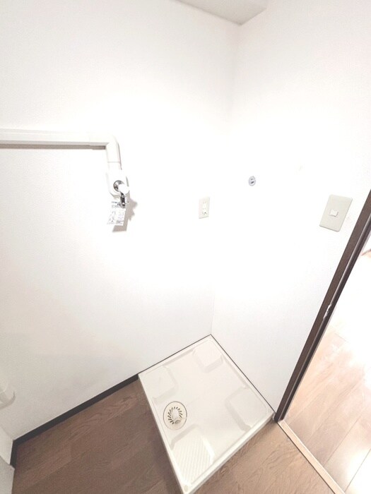 物件内観写真11　(洗濯機置場)