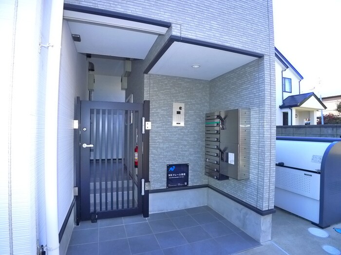 物件外観写真5　(エントランス部分)