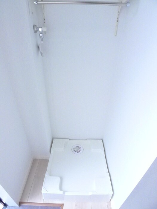 物件内観写真15　(洗濯機置場)