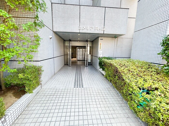 物件外観写真3　(エントランス部分)