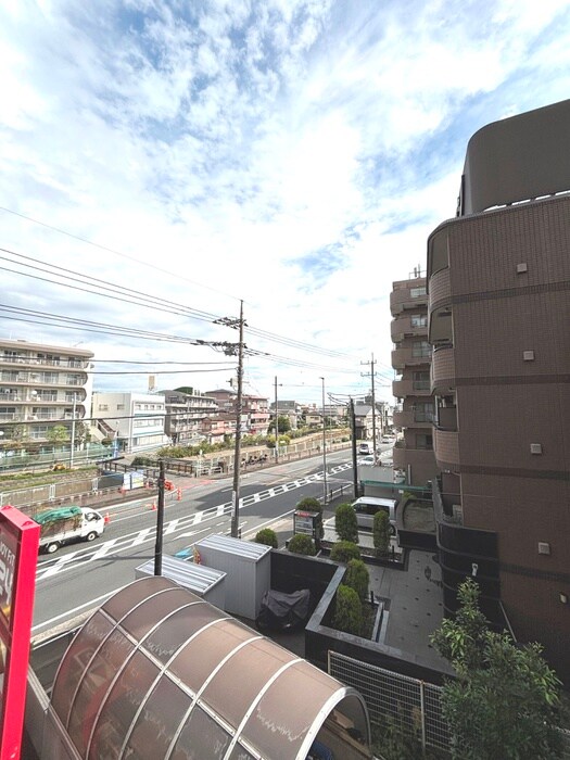 物件内観写真16　(室内からの展望)