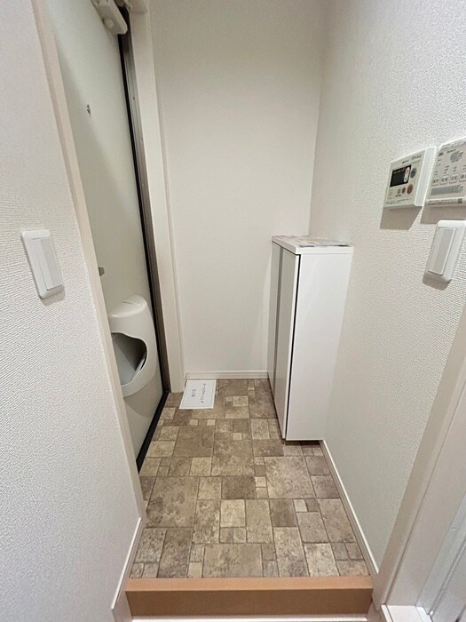 物件内観写真15　(玄関)