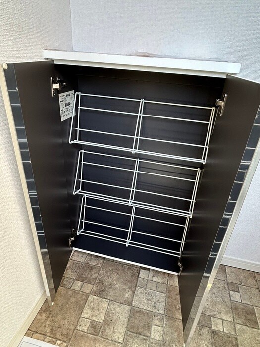 物件内観写真16　(玄関)