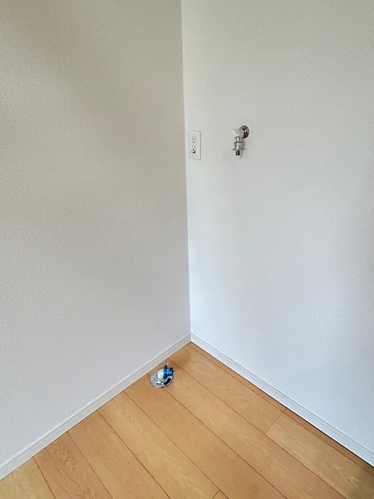 物件内観写真17　(洗濯機置場)