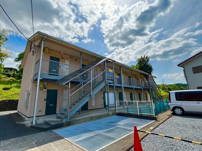 物件外観写真5　(エントランス部分)