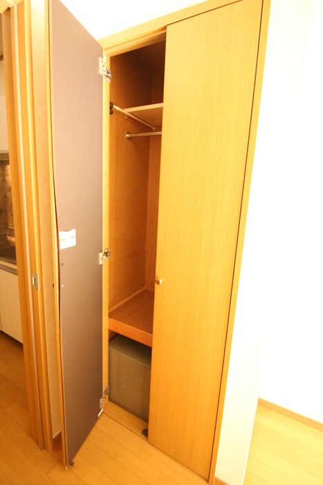 物件内観写真10　(収納)