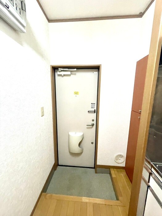 物件内観写真11　(玄関)