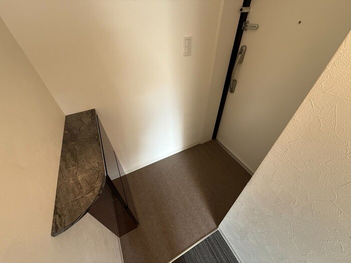 物件内観写真7　(玄関)