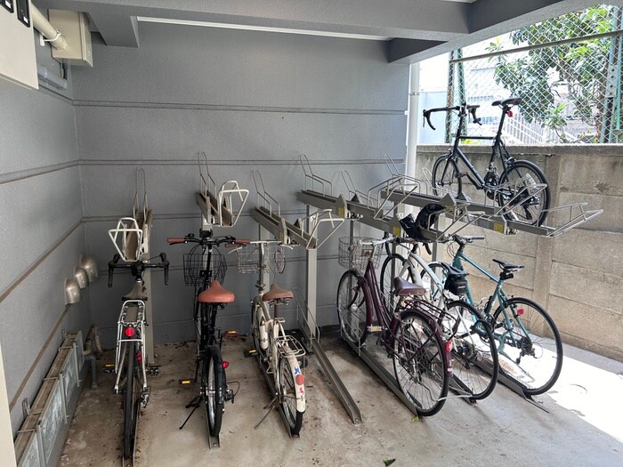 物件外観写真6　(駐輪場)