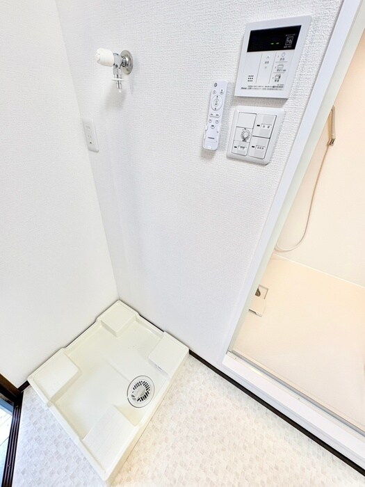 物件内観写真15　(洗濯機置場)