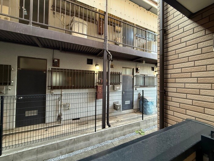 物件内観写真17　(室内からの展望)