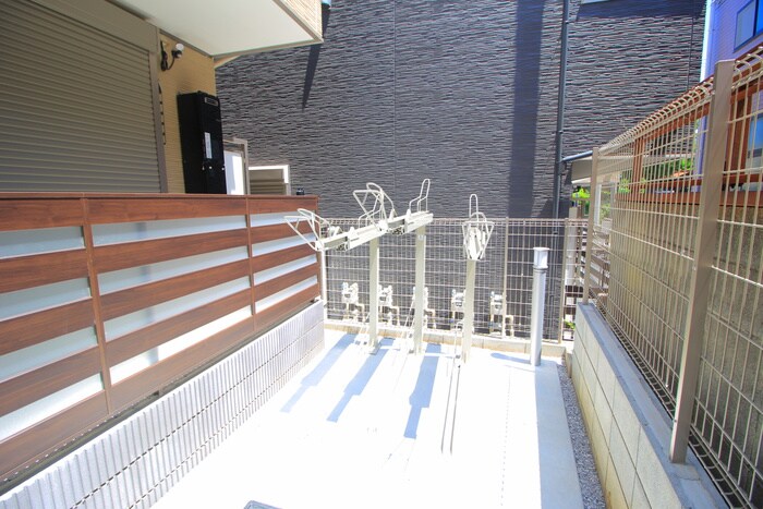 物件外観写真4　(駐輪場)