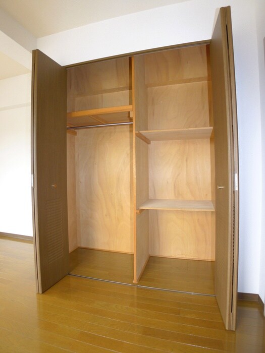 物件内観写真12　(収納)