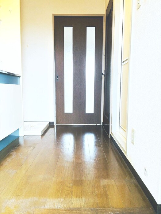 物件内観写真16　(玄関)