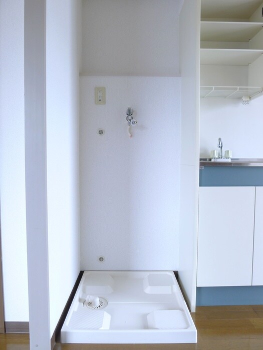 物件内観写真18　(洗濯機置場)