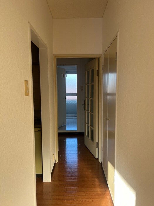 物件内観写真15　(廊下)
