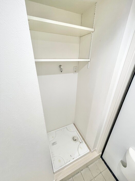 物件内観写真12　(洗濯機置場)